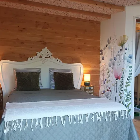 Капсульный отель Tiny-pool-lake