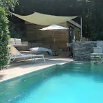 Hotel Cápsula Tiny-pool-lake *